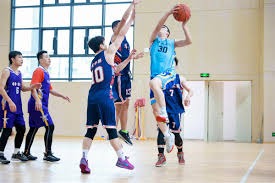 WTT总决赛女单1／8决赛，陈幸同4-2战胜队友石洵瑶，晋级8强