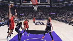 雄鹿核心伤愈影响深远，季后赛困境待解